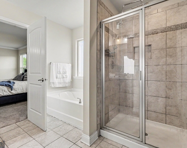 837 Everleigh Court - Photo Thumbnail 10