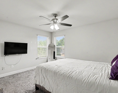 837 Everleigh Court - Photo Thumbnail 13