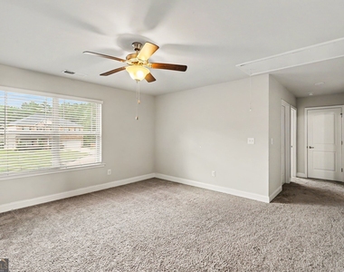 837 Everleigh Court - Photo Thumbnail 7