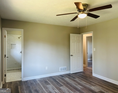6165 Radford Drive - Photo Thumbnail 25