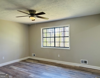 6165 Radford Drive - Photo Thumbnail 24