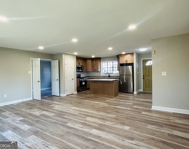 6165 Radford Drive - Photo Thumbnail 12