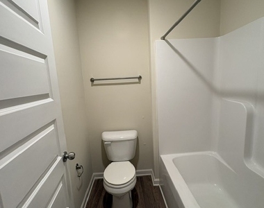 661 Carlton Pointe Drive - Photo Thumbnail 14