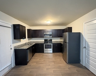 661 Carlton Pointe Drive - Photo Thumbnail 19