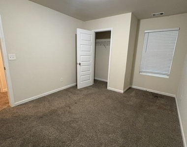 661 Carlton Pointe Drive - Photo Thumbnail 13