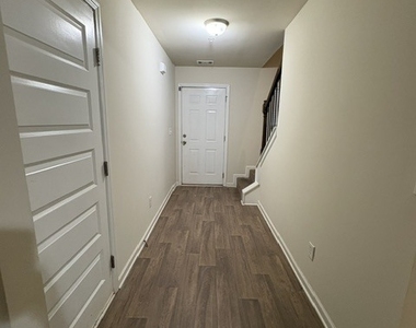 661 Carlton Pointe Drive - Photo Thumbnail 16