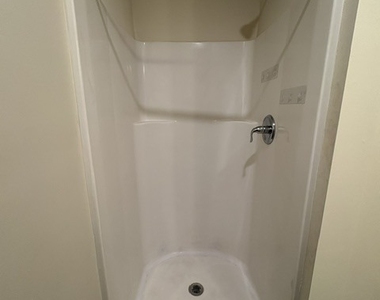 661 Carlton Pointe Drive - Photo Thumbnail 6