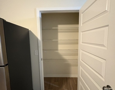 661 Carlton Pointe Drive - Photo Thumbnail 20