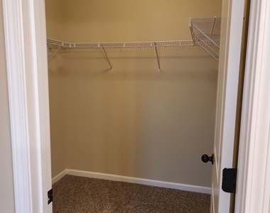 628 Oakside Place - Photo Thumbnail 9