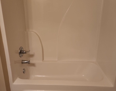 628 Oakside Place - Photo Thumbnail 13