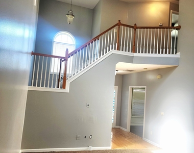 130 Oak Park Terrace - Photo Thumbnail 8