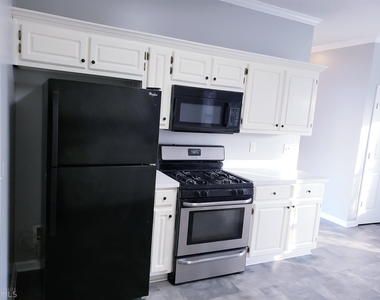 130 Oak Park Terrace - Photo Thumbnail 2