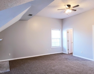 130 Oak Park Terrace - Photo Thumbnail 13