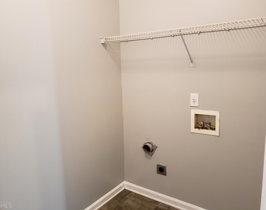 130 Oak Park Terrace - Photo Thumbnail 6