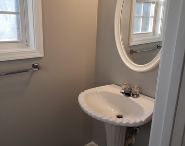 130 Oak Park Terrace - Photo Thumbnail 5