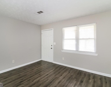 307 Hamilton Glenn - Photo Thumbnail 3