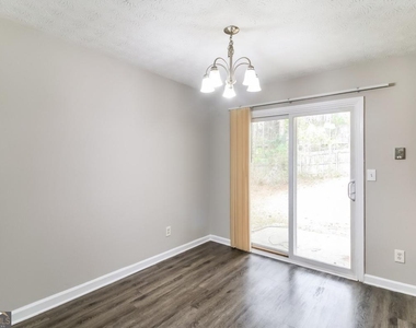 307 Hamilton Glenn - Photo Thumbnail 4