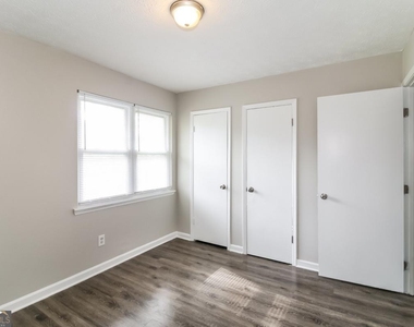 307 Hamilton Glenn - Photo Thumbnail 7