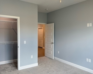 142 Ryan Nicholas Drive - Photo Thumbnail 3