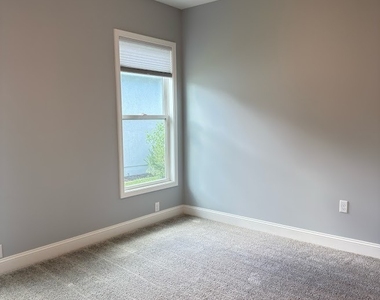 142 Ryan Nicholas Drive - Photo Thumbnail 5