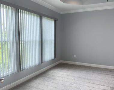 142 Ryan Nicholas Drive - Photo Thumbnail 11