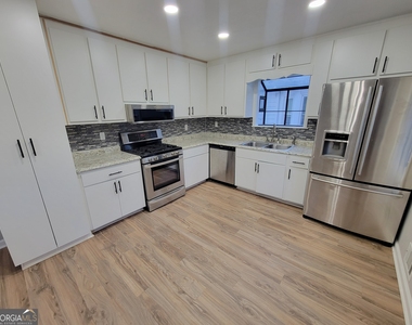 1710 Mcdowell Court - Photo Thumbnail 5