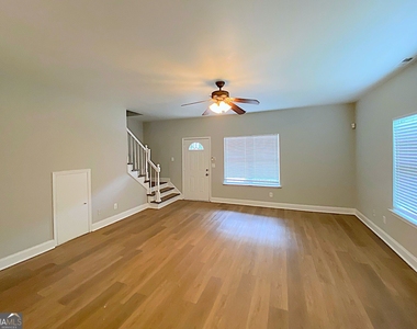145 Bowen Street - Photo Thumbnail 3