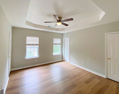 145 Bowen Street - Photo Thumbnail 8