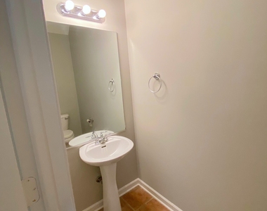 145 Bowen Street - Photo Thumbnail 6