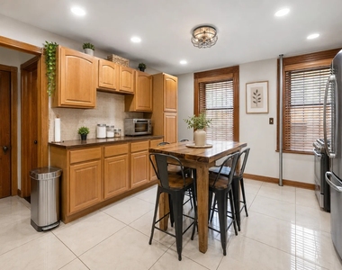 504 Monroe Street - Photo Thumbnail 3