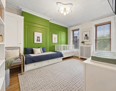 504 Monroe Street - Photo Thumbnail 6