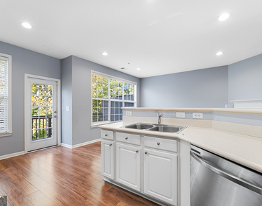 4674 Creekside Villas Way Se - Photo Thumbnail 12