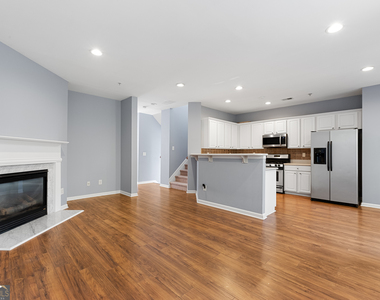 4674 Creekside Villas Way Se - Photo Thumbnail 8