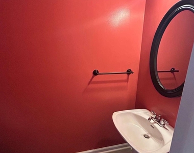 1089 Ashbury Drive - Photo Thumbnail 5