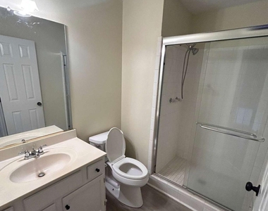 1089 Ashbury Drive - Photo Thumbnail 8