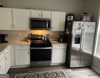 9155 Nesbit Ferry Road - Photo Thumbnail 5