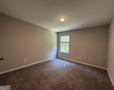 228 Eva Way - Photo Thumbnail 8