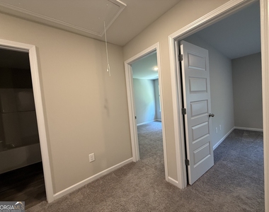 228 Eva Way - Photo Thumbnail 6