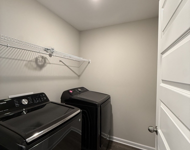 228 Eva Way - Photo Thumbnail 10
