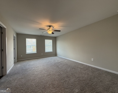 228 Eva Way - Photo Thumbnail 11