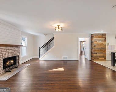 3965 Hamilton View Way - Photo Thumbnail 13