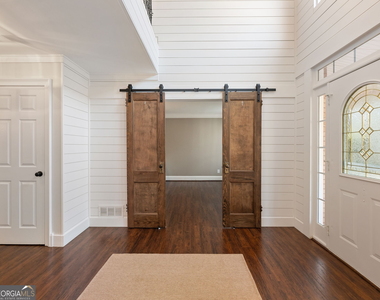 3965 Hamilton View Way - Photo Thumbnail 4