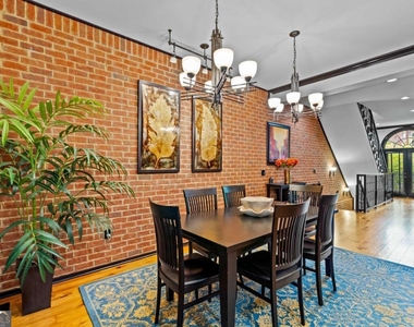 5512 Glenridge Drive - Photo Thumbnail 8