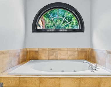 5512 Glenridge Drive - Photo Thumbnail 30