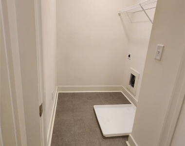 300 Auburn Valley Way - Photo Thumbnail 26