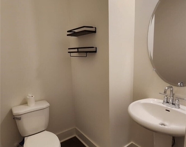 300 Auburn Valley Way - Photo Thumbnail 4