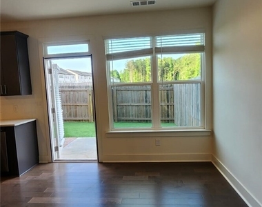 300 Auburn Valley Way - Photo Thumbnail 2