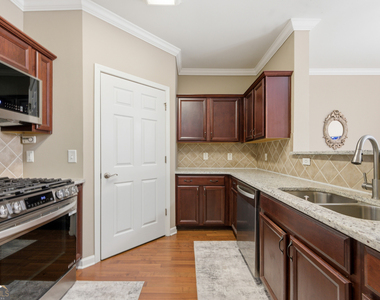 4805 W Village Way Se - Photo Thumbnail 8