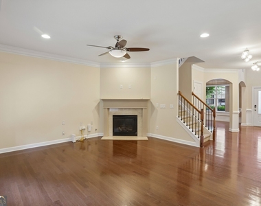 1641 Danbury Parc Place Ne - Photo Thumbnail 7