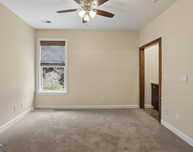 1641 Danbury Parc Place Ne - Photo Thumbnail 10